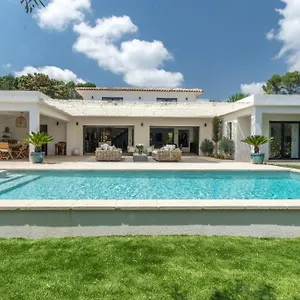 https://var-zenitude.fr-provencehotel.com