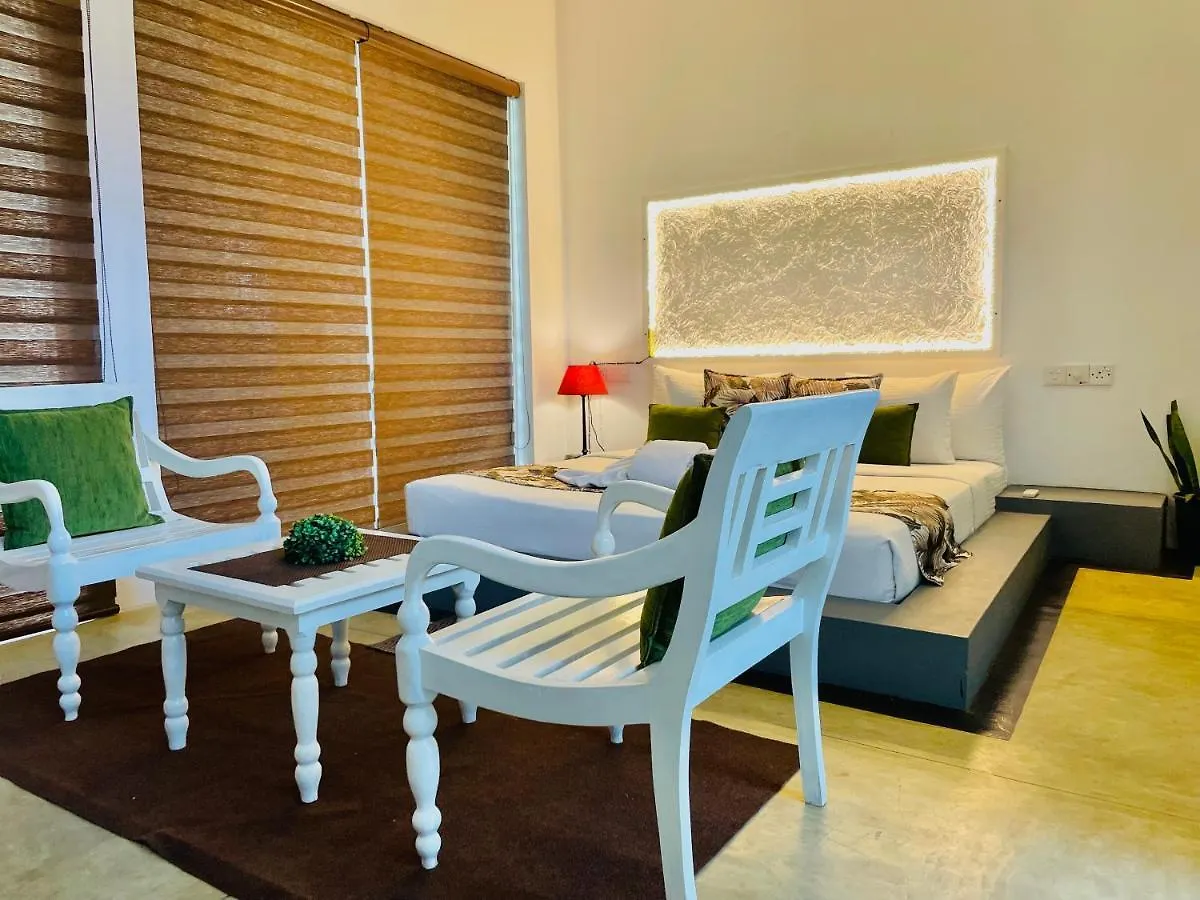 8+ Plus Motels Negombo