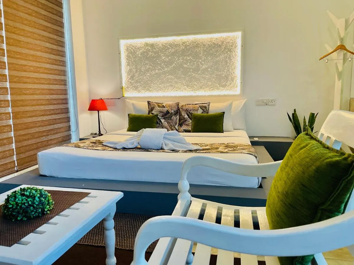 Hotel 8+ Plus Motels Negombo